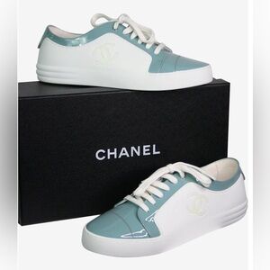 Chanel Womens Patent CC Trainers
